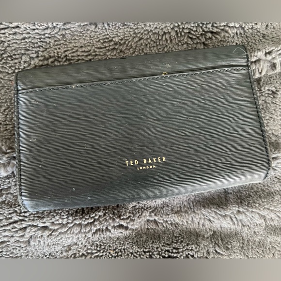 Ted Baker clutch - Picture 2 of 3